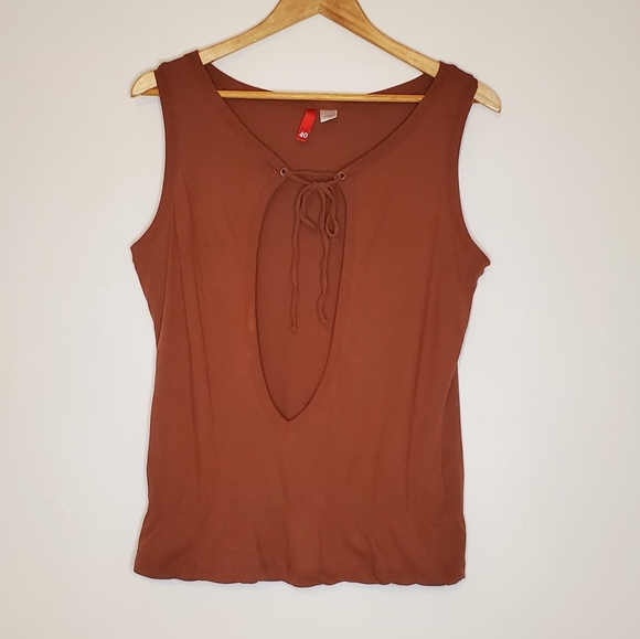 Copper Brown Sleeveless Open Front Window Top with String Enclosure - Picture 3 of 11